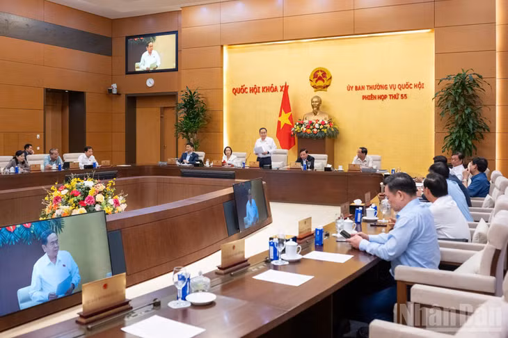 Quang cảnh phiên họp. (Ảnh: DUY LINH)