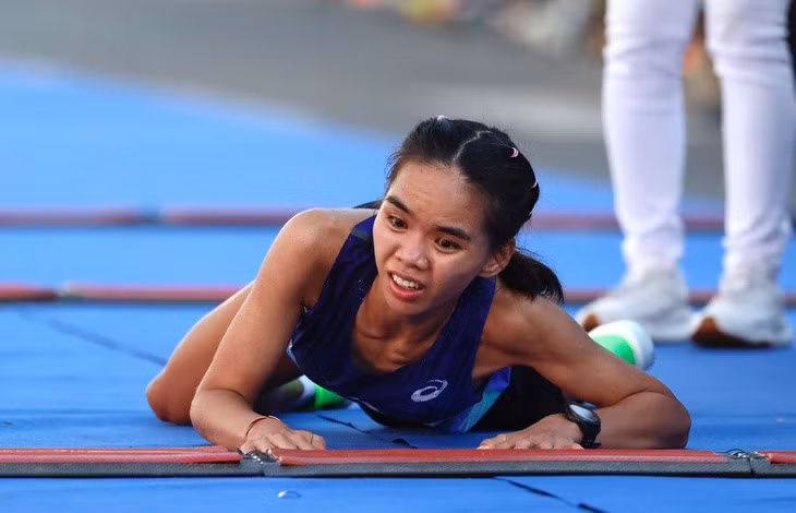 Ngọc Hoa cuối cùng cũng về đích và giành HCB marathon quốc gia 2026 - Ảnh: TPM