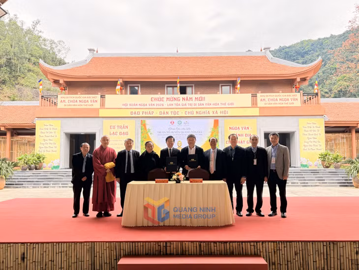 Lễ ký kết hợp tác giữa Công ty CP Văn hóa Ngọa Vân Yên Tử và Trường Đại học Khoa học Xã hội và Nhân văn, Đại học Quốc gia Hà Nội trong công tác nghiêm cứu và giao lưu văn hóa.
