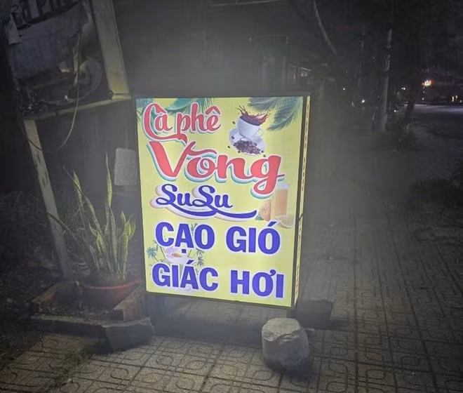 Cơ quan công an phát hiện hành vi mua bán dâm ở quán cà phê cạo gió, giác hơi tại Đồng Nai. Ảnh: Công an phường Đồng Xoài