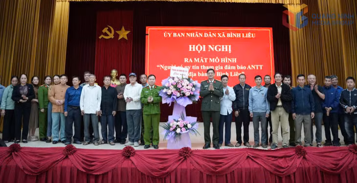UBND xã Bình Liêu tổ chức lễ ra mắt mô hình “Người có uy tín tham gia đảm bảo ANTT" với sự hỗ trợ của Phòng An ninh nội địa (Công an tỉnh Quảng Ninh, tháng 11/2025).