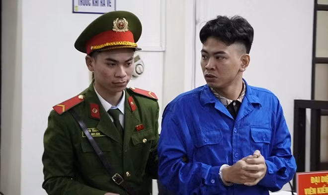 "Tổng tài" Nguyễn Văn Thiên, tại phiên tòa sơ thẩm trong vụ đánh người ở quán cà phê. Ảnh: Quang Việt