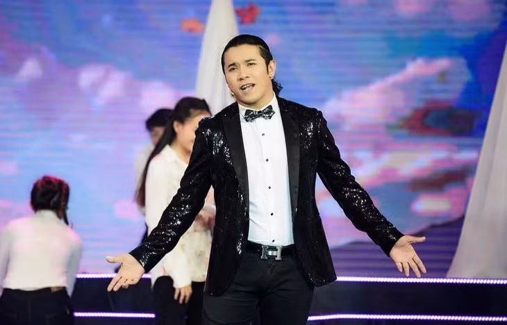 Kasim Hoàng Vũ thời điểm còn ca hát - Ảnh: FBNV