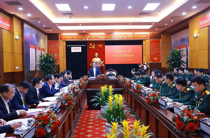 Đoàn công tác của Thủ tướng Chính phủ Phạm Minh Chính và lãnh đạo các bộ, ngành Trung ương làm việc với Bộ Quốc phòng - Ảnh: VGP/Nhật Bắc