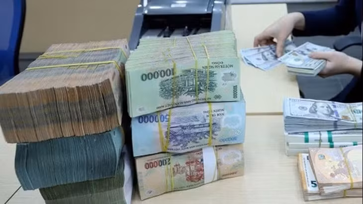 Bổ sung 8.000 tỷ đồng từ nguồn tăng thu NSTW chi tạm ứng cho Quỹ Bình ổn giá xăng dầu. (Ảnh: VGP)