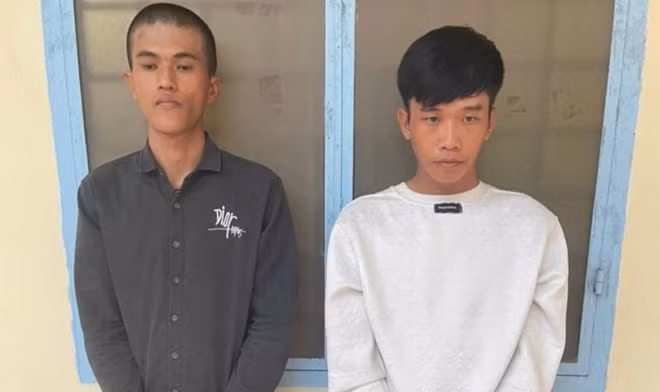 Tại cơ quan Công an cả 2 đối tượng đã khai nhận hành vi phạm tội. Ảnh: Công an cung cấp