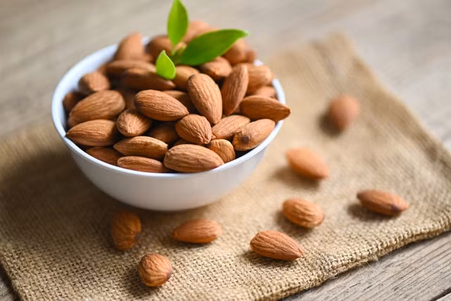 Hạnh nhân giàu canxi và vitamin E tốt cho sức khỏe phụ nữ mang thai.