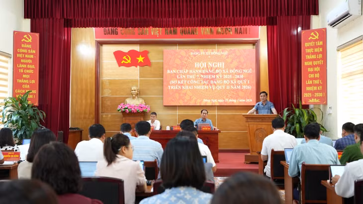 Quang cảnh hội nghị Ban Chấp hành Đảng bộ xã Đông Ngũ lần thứ 7.
