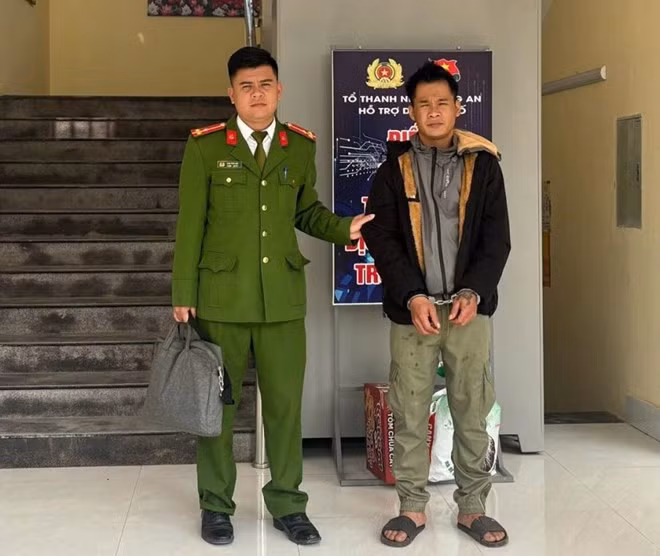 Đối tượng Hoàng Văn Trường tại cơ quan Công an. Ảnh: Công an xã Vân Sơn, tỉnh Bắc Ninh