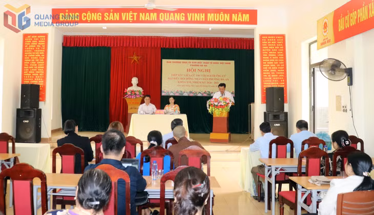 Quang cảnh hội nghị tiếp xúc. 