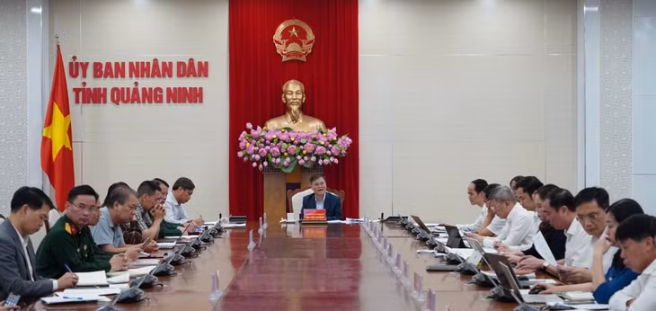 UBND tỉnh họp tháo gỡ khó khăn, đảm bảo tiến độ triển khai các dự án trọng điểm trên địa bàn. Ảnh: Đỗ Hùng