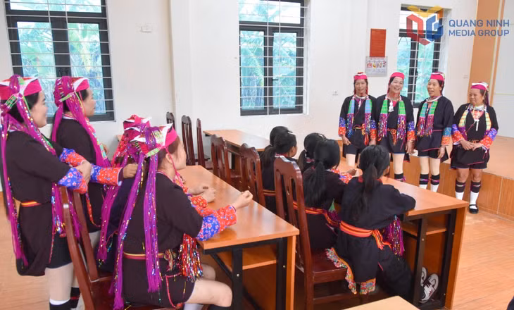 Một buổi sinh hoạt của CLB Hát đối truyền thống dân tộc Dao Thanh Y thôn Sơn Hải, xã Ba Chẽ.