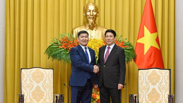 Chủ tịch nước Lương Cường tiếp Chánh án Tòa án tối cao Mông Cổ Ganzorig Damdin. (Ảnh: THỦY NGUYÊN)