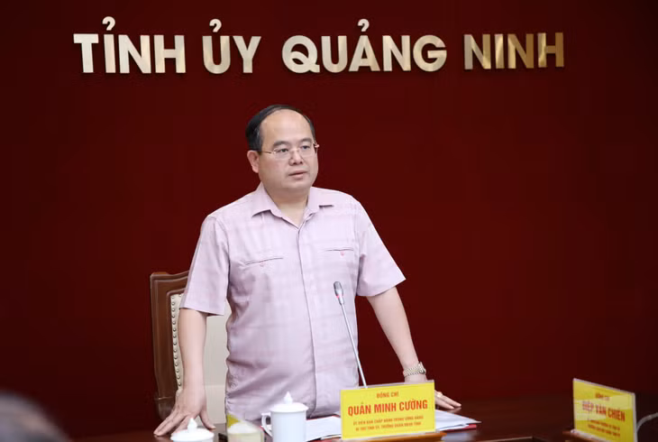 Đồng chí Quản Minh Cường, Ủy viên Trung ương Đảng, Bí thư Tỉnh ủy, Trưởng Đoàn ĐBQH tỉnh, phát biểu chỉ đạo tại buổi làm việc.