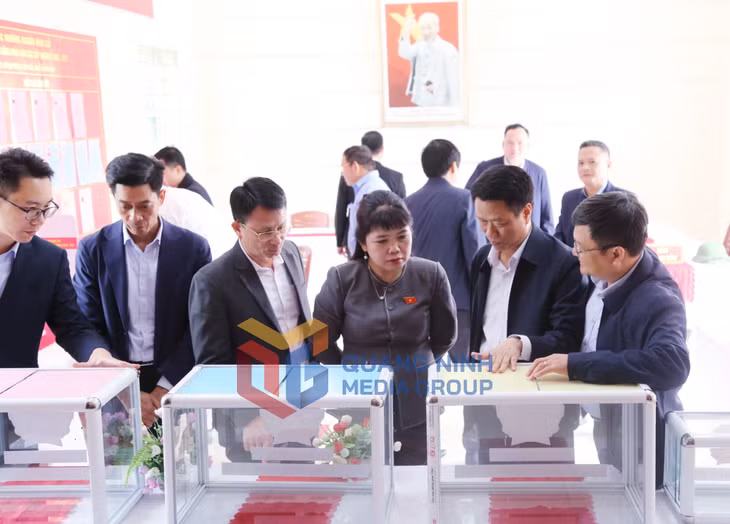 Đồng chí Nguyễn Thị Thu Hà, Phó Trưởng đoàn ĐBQH tỉnh, khảo sát tại phường Liên Hòa (3-2026). Ảnh: Nguyễn Thanh
