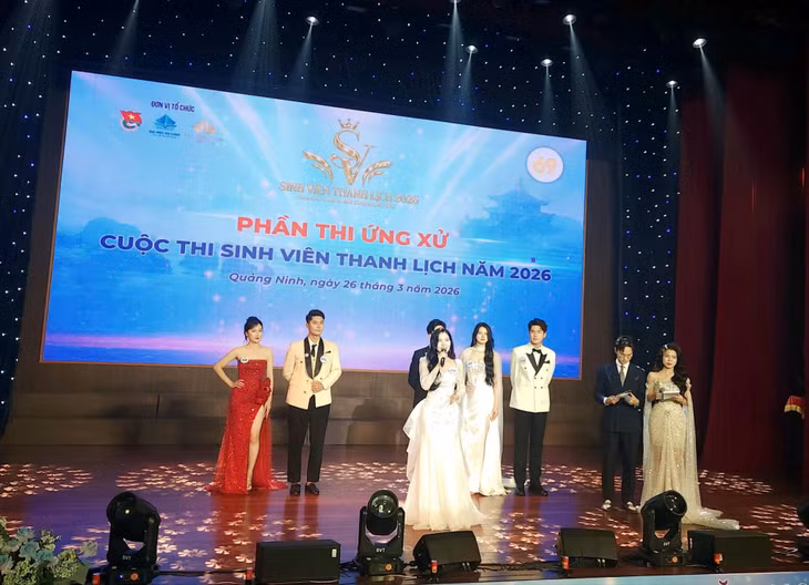 Thí sinh Hoàng Thị Ngọc bản lĩnh trong phần trả lời ứng xử bằng song ngữ.