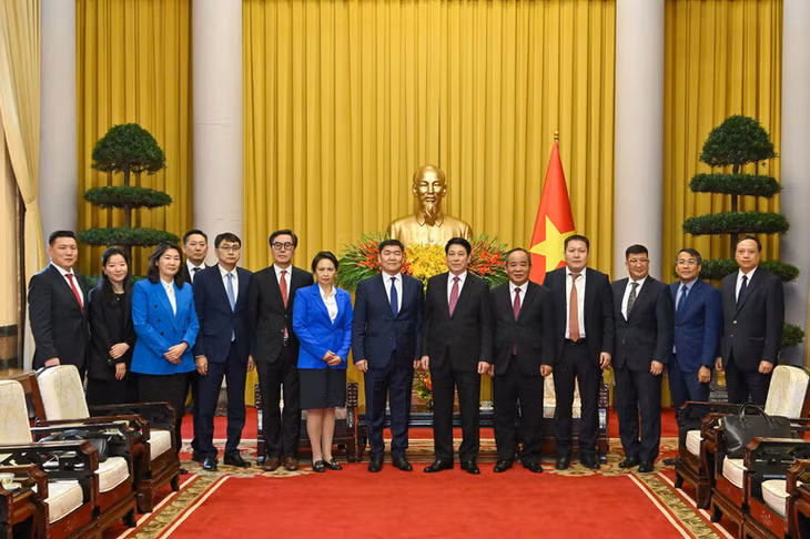 Các đại biểu dự buổi tiếp. (Ảnh: THỦY NGUYÊN)