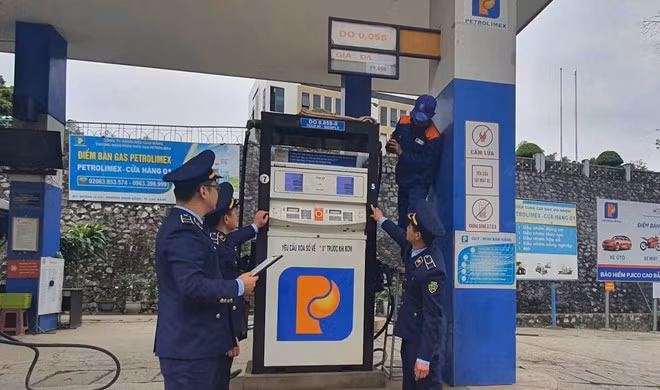 Cục Quản lý và Phát triển thị trường trong nước đề nghị Sở Công Thương các tỉnh, thành phố khẩn trương tăng cường kiểm tra, kiểm soát hoạt động kinh doanh xăng dầu. Ảnh: Cục TTTN