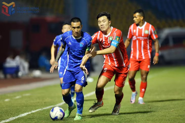 Quảng Ninh thi đấu tập trung trước sức ép vô cùng lớn từ "dàn sao" của Trường Tươi Đồng Nai.