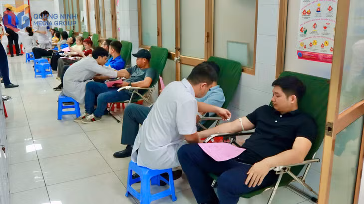 Đoàn Thanh niên UBND tỉnh tổ chức chương trình Hiến máu tình nguyện đợt 1 năm 2026 - “Giọt hồng nhân ái”.