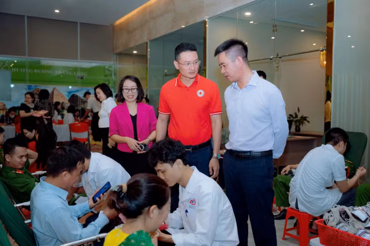 Chương trình hiến máu tình nguyện thể hiện vai trò, trách nhiệm của đơn vị, doanh nghiệp cùng chính quyền địa phương phường Bãi Cháy trong hoạt động vì cộng đồng.