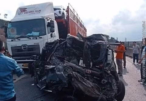 Hiện trường vụ tai nạn liên hoàn 5 xe trên cao tốc Mai Sơn - hầm Tam Điệp. Ảnh: Đơn vị cung cấp