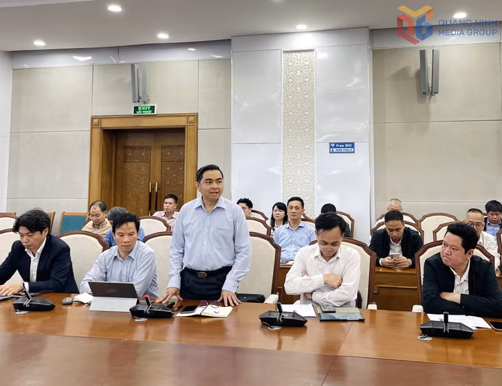 Đại diện KCN Sông Khoai phát biểu ý kiến tại cuộc họp.