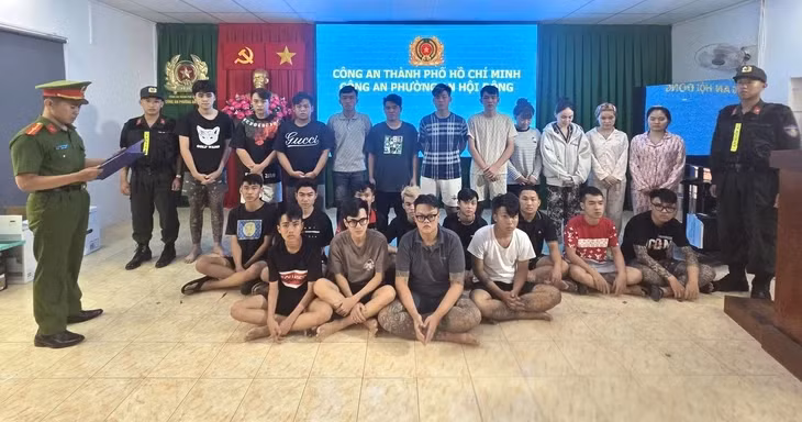 Nhóm thanh niên tham gia hỗn chiến tại quán cà phê trên đường Lê Đức Thọ bị khởi tố, tạm giam - Ảnh: C.A.