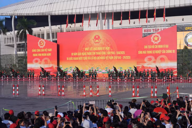 Lữ đoàn Pháo binh 45 là đơn vị thực hiện nhiệm vụ bắn 21 phát đại bác. Ảnh: Sóng Hữu