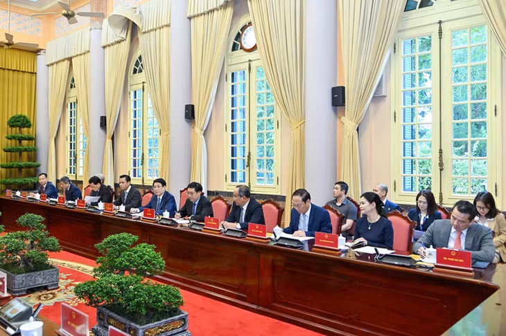 Các đại biểu Việt Nam tham dự buổi tiếp. (Ảnh: THUỶ NGUYÊN)
