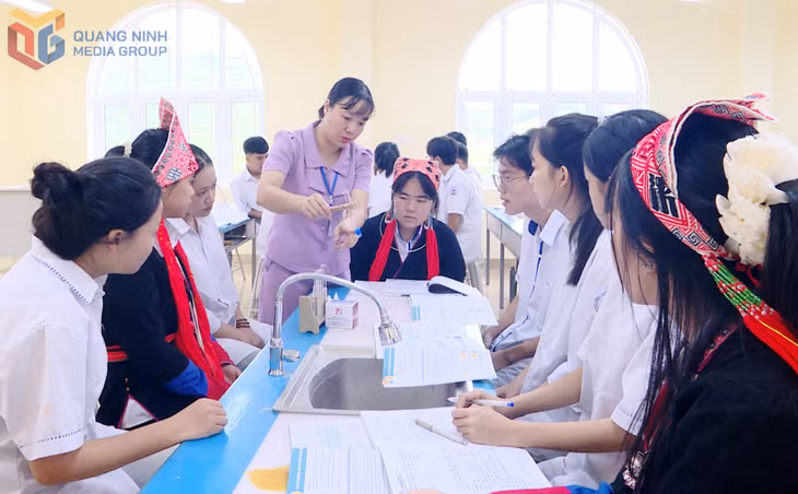 Một giờ học của học sinh Trường THCS Đầm Hà 1.