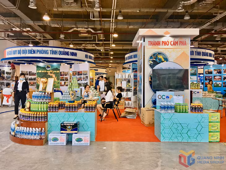 Công ty TNHH MTV Nước khoáng Công đoàn Quang Hanh tham gia Hội chợ OCOP được tỉnh tổ chức hằng năm.