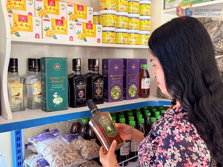 Không chỉ chú trọng chất lượng, các sản phẩm của Nông - Lâm - Ngư nghiệp Việt Hưng (phường Hoành Bồ) cũng được chú trọng về bao bì, mẫu mã để đảm bảo các tiêu chí bình xét sản phẩm nông nghiệp tiêu biểu.