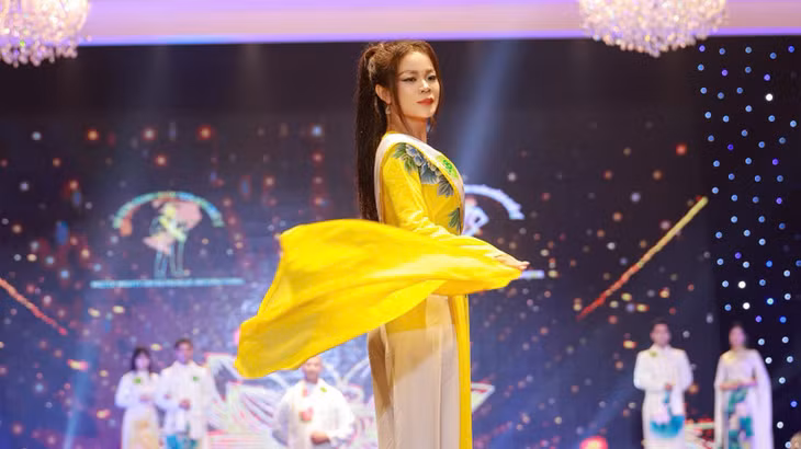 Đại diện Việt Nam Lê Tân Lê tại cuộc thi.