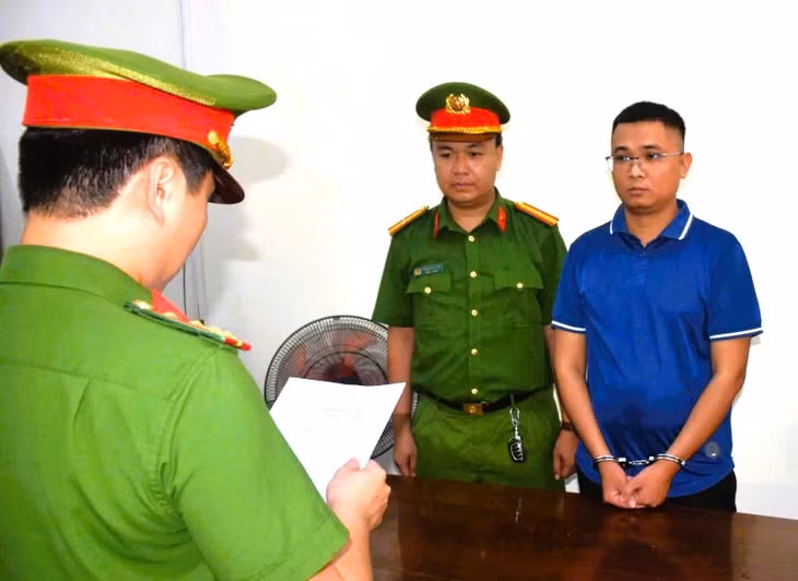 Công an Đà Nẵng bắt tạm giam nhân viên ngân hàng lừa đảo hơn 15 tỉ đồng. Ảnh: CACC