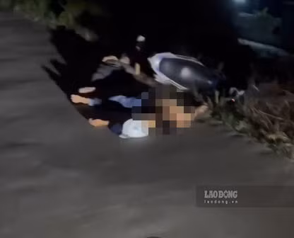 Hiện trường vụ tai nạn trước khi anh Vĩnh và em trai đến cứu giúp. Ảnh: Cắt từ clip nhân vật cung cấp
