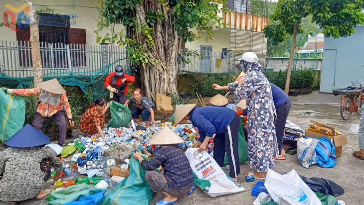 Phụ nữ phường Mông Dương thực hiện hiệu quả, sáng tạo mô hình 