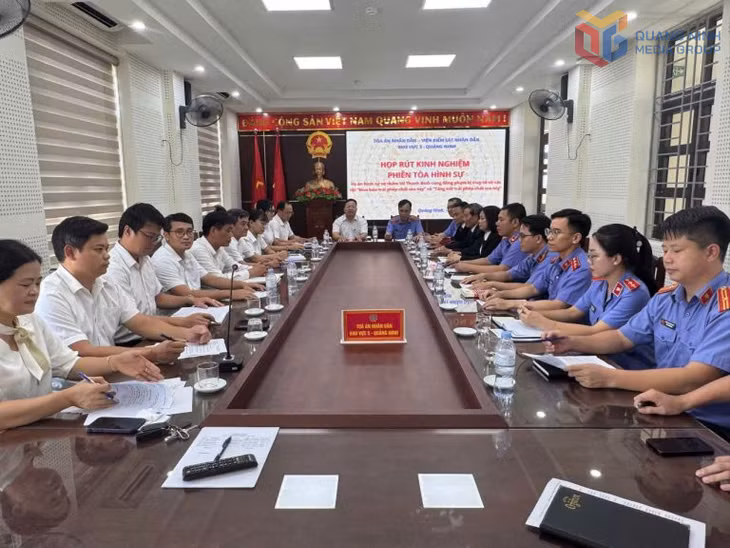 TAND khu vực 5 và VKSND khu vực 5 tổ chức họp, rút kinh nghiệm chung phiên tòa hình sự. 
