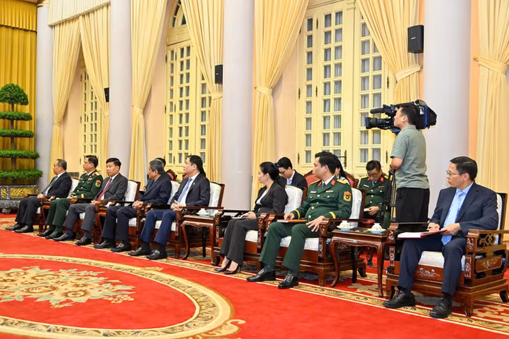Các đại biểu Việt Nam cùng tham dự buổi tiếp. (Ảnh: Thủy Nguyên)