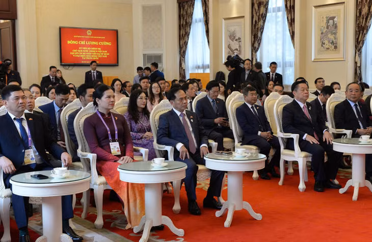 Các đại biểu dự buổi gặp mặt. (Ảnh: HỮU HƯNG)