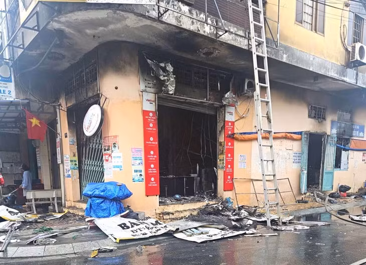 Vụ cháy được dập tắt hoàn toàn. Ảnh: Phạm Duy