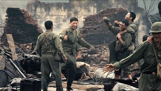 Cảnh trong phim "Mưa đỏ". Ảnh: Galaxy