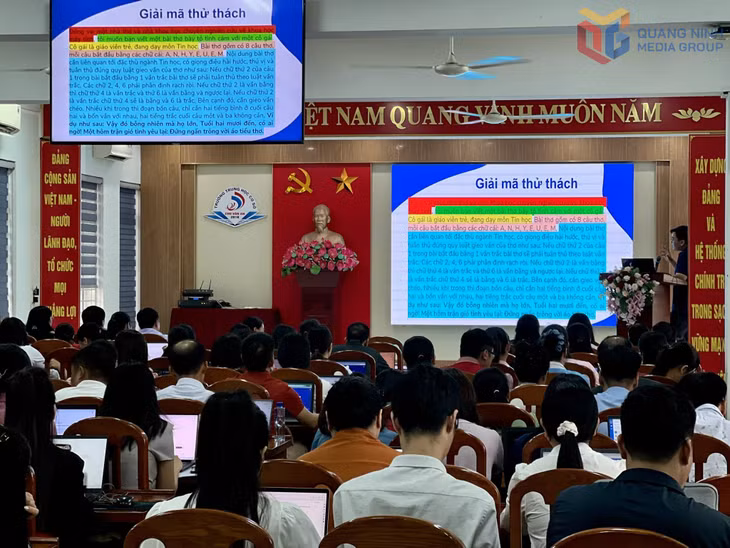 Cán bộ, giáo viên Trường THCS Chu Văn An