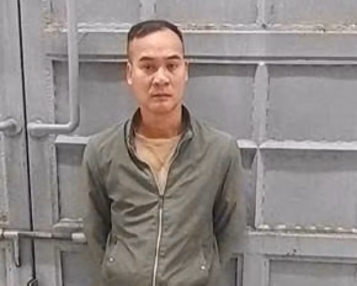 Đối tượng truy nã Huỳnh Văn Thương khi bị bắt giữ. Ảnh: Công an