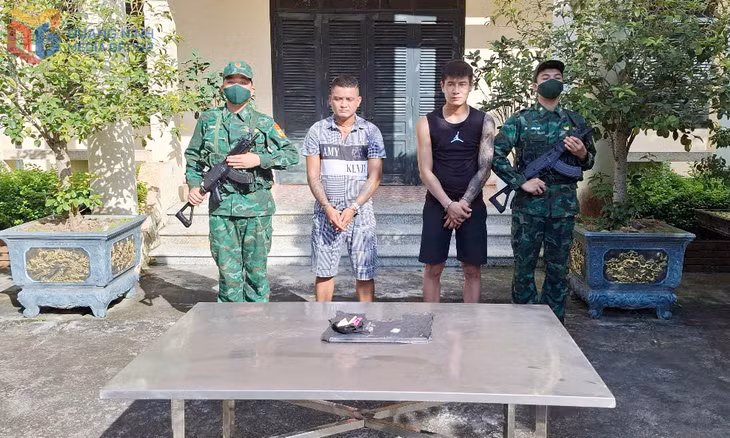 Hai đối tượng tàng trữ, mua bán trái phép chất ma túy bị Đồn Biên phòng Hải Hòa bắt giữ đầu tháng 9/2025.