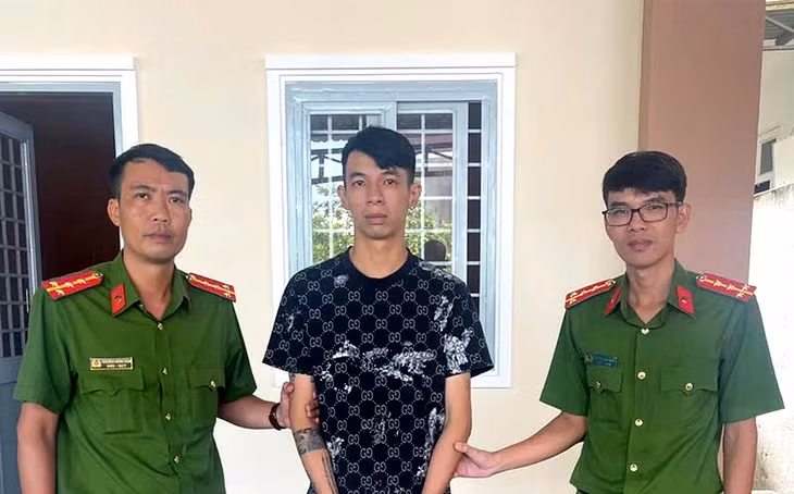 Hồ Tuấn Khanh bị công an bắt giữ - Ảnh: CA cung cấp