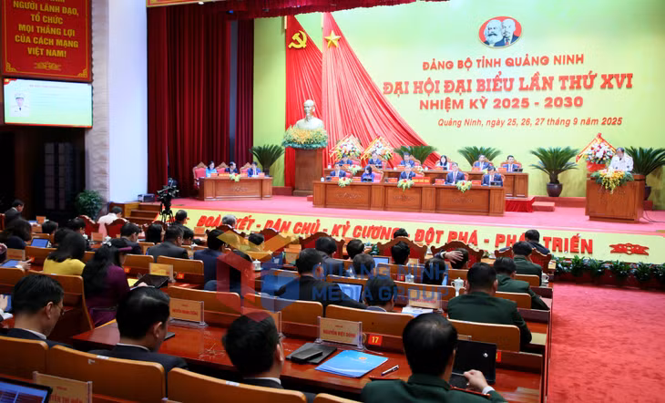 Đại hội Đại biểu Đảng bộ tỉnh lần thứ XVI, nhiệm kỳ 2025- 2030 thực hiện phần thảo luận tại hội trường.