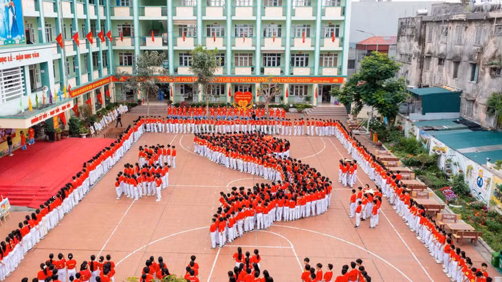 Trường THCS Hà Tu tổ chức chương trình kỷ niệm 50 năm Ngày giải phóng miền Nam, thống nhất đất nước 30/4/1975-30/4/2025.