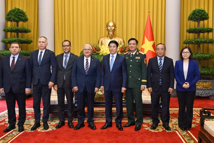 Các đại biểu tham dự buổi tiếp. (Ảnh: Thủy Nguyên)