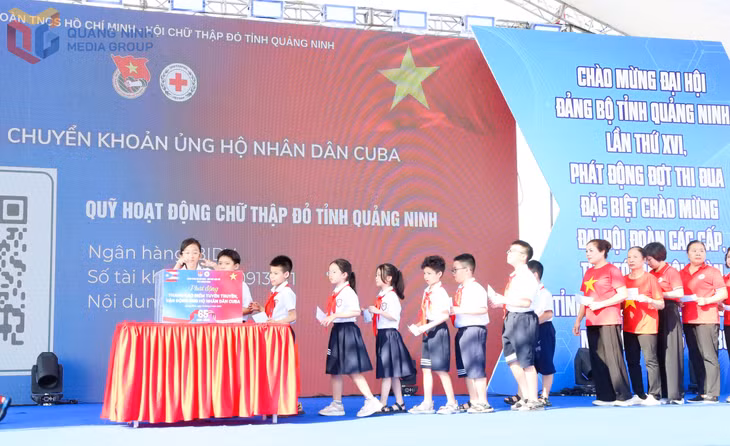 Chương trình nhận được sự tham gia của đông đảo ĐVTN, thiếu nhi và người dân.